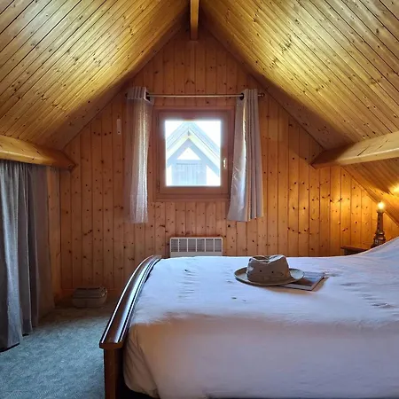 Authentique Pres De La Pour 6 Personnes - Fr-1-788-65 Chalet *